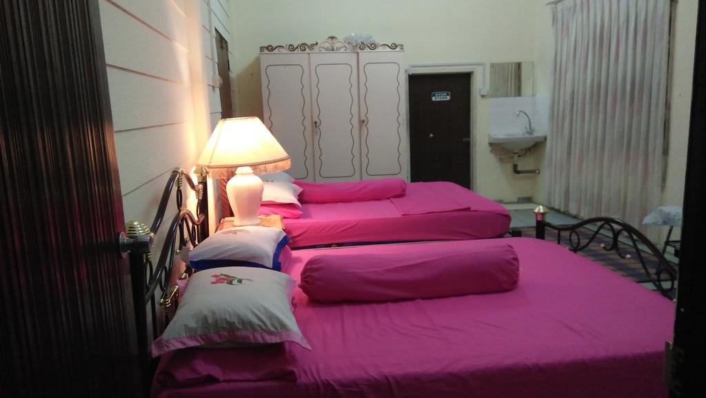 Teratak Ibunda Guest House Кота-Бару Экстерьер фото