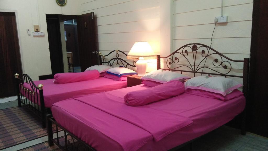 Teratak Ibunda Guest House Кота-Бару Экстерьер фото