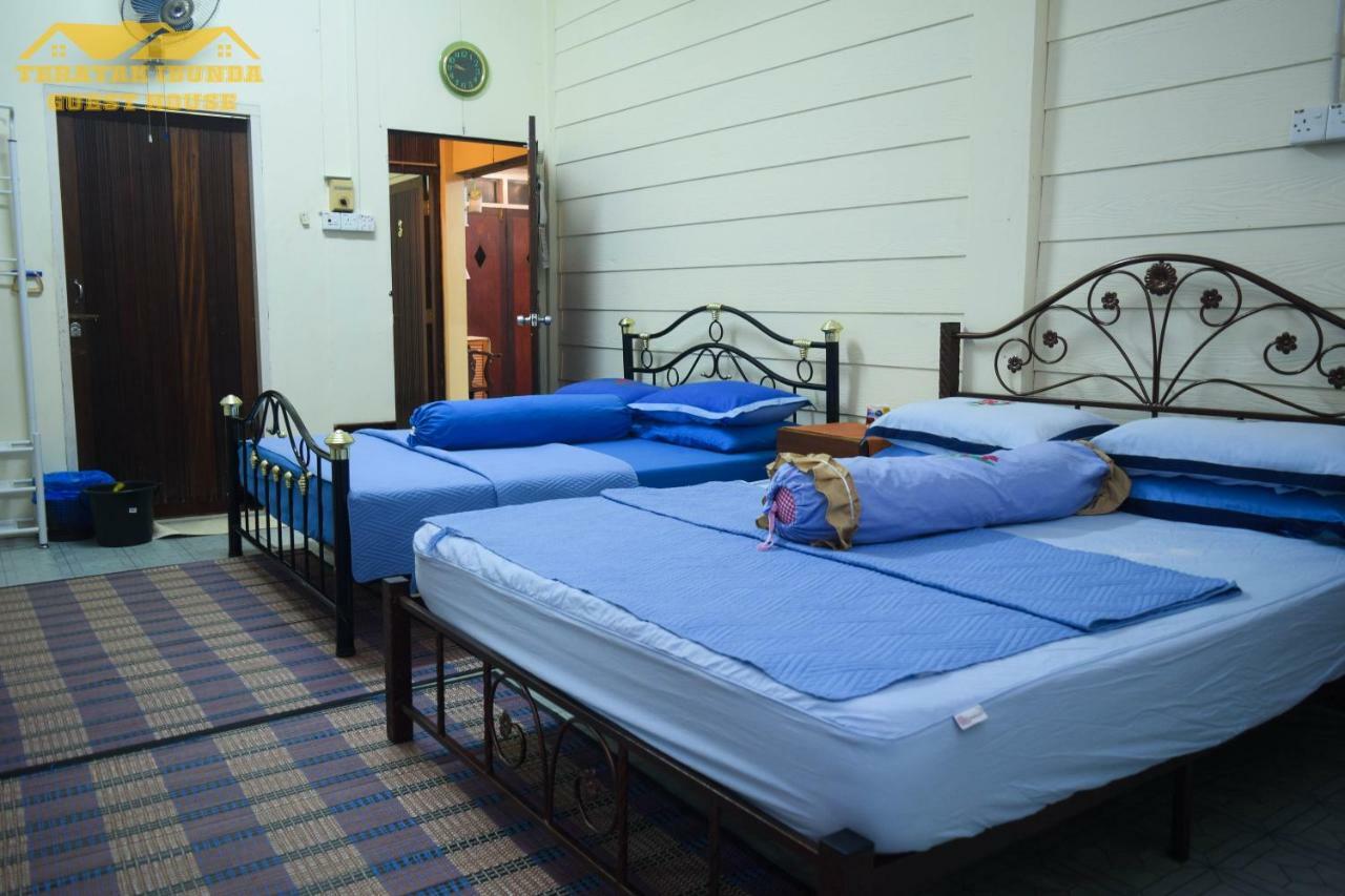 Teratak Ibunda Guest House Кота-Бару Экстерьер фото